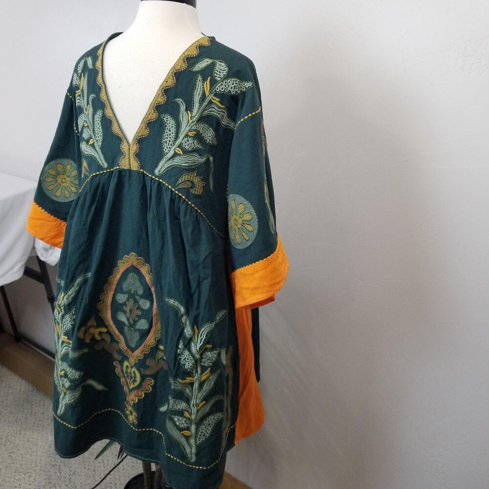 JOIEMONT Kaftan Dress Womens Medium Green Embroidered Floral Boho V Neck NEW - Picture 8 of 8